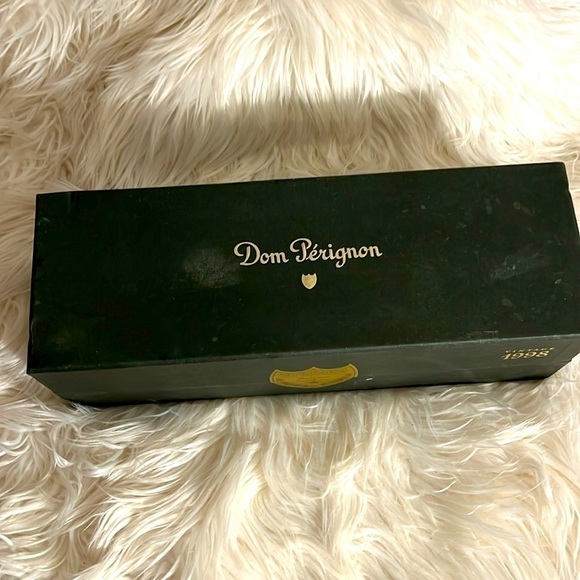 Vintage 1998  Dom Perignon. Empty bottle and box included. - Picture 1 of 6